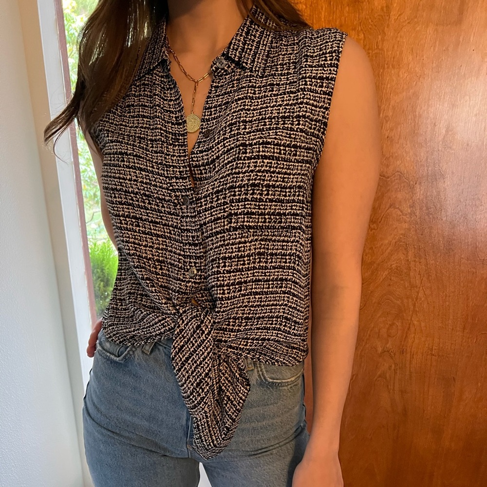 Theory silk sleeveless button down blouse